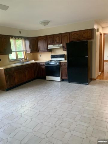 53 WASHINGTON Avenue, Little Ferry, NJ 07643