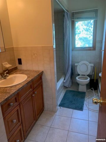 53 WASHINGTON Avenue, Little Ferry, NJ 07643