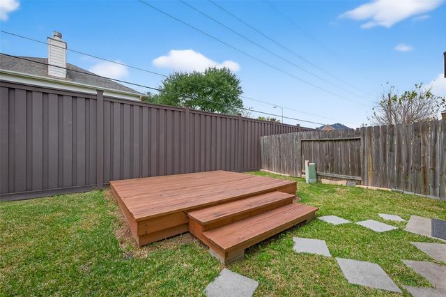 6127 Morningshire Lane, Houston, TX 77084