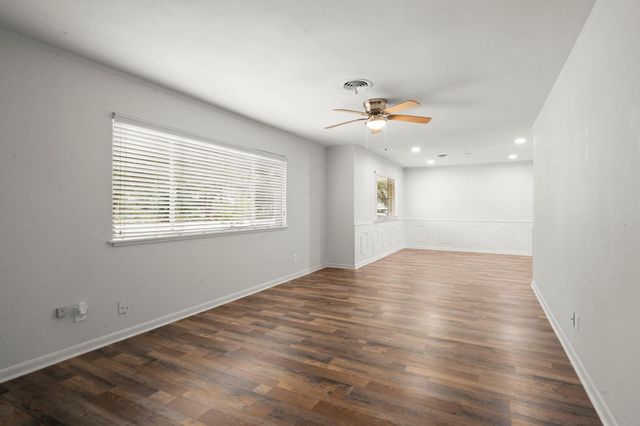 205 Taft Avenue, Cleveland, TX 77327