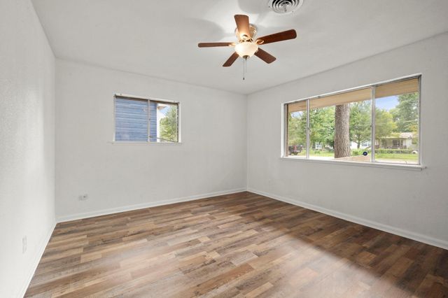 205 Taft Avenue, Cleveland, TX 77327