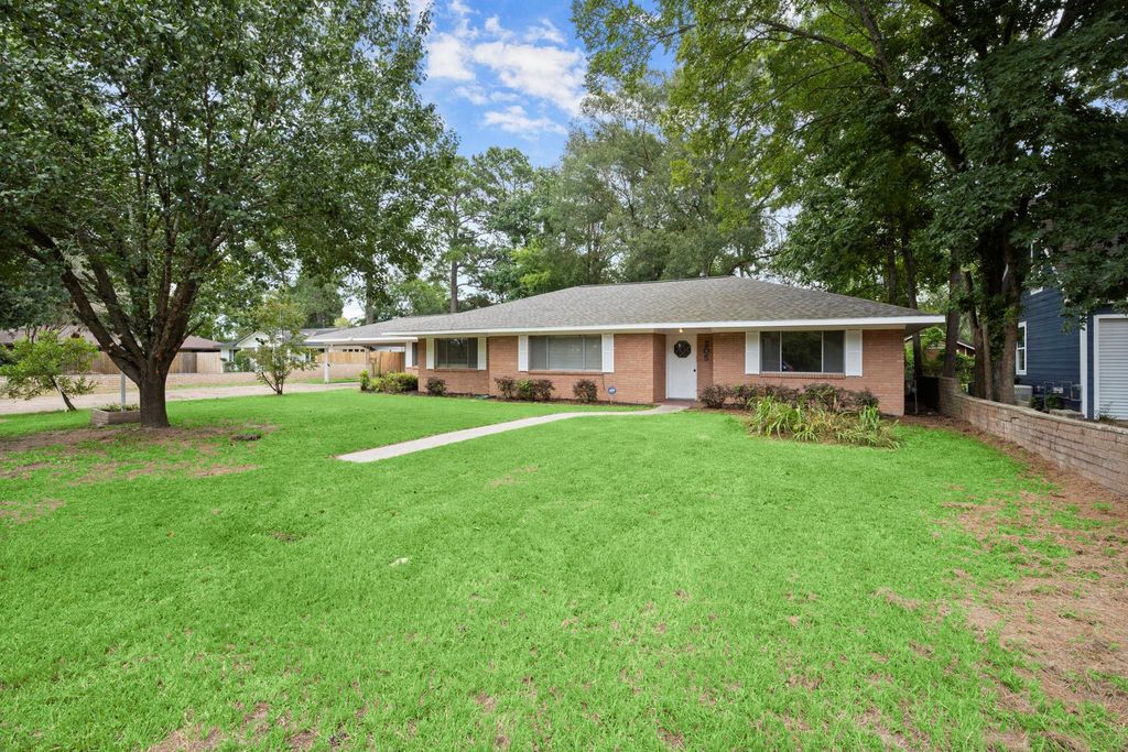 205 Taft Avenue, Cleveland, TX 77327
