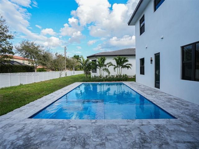 13004 Davie Oaks Drive, Davie, FL 33325
