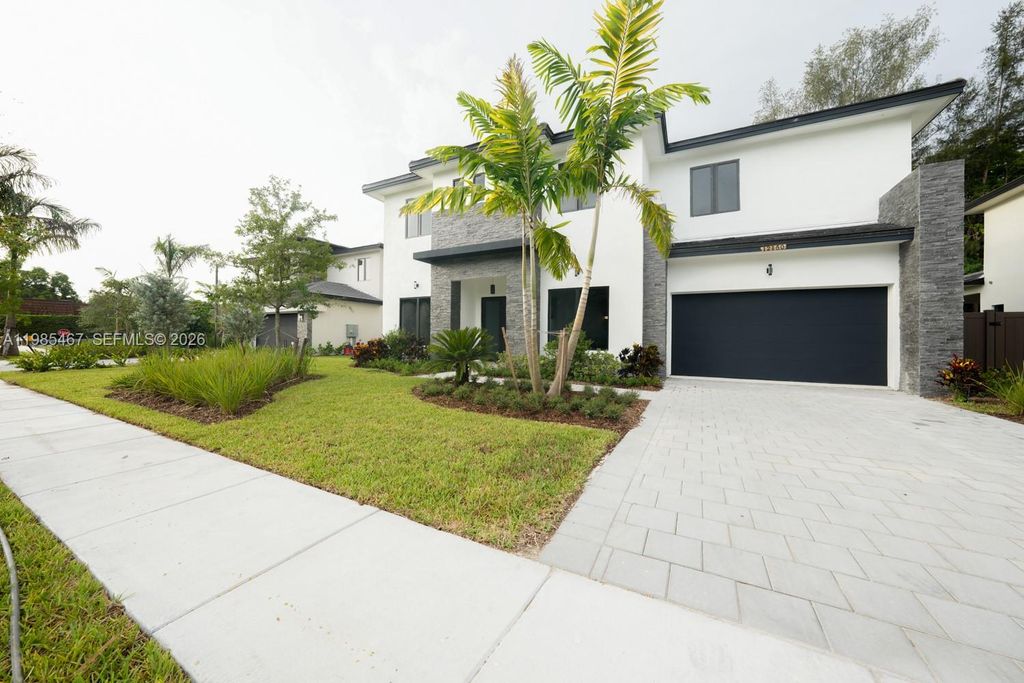 13004 Davie Oaks Drive, Davie, FL 33325