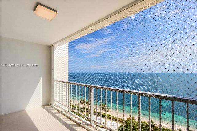 881 Ocean Dr 18F, Key Biscayne, FL 33149