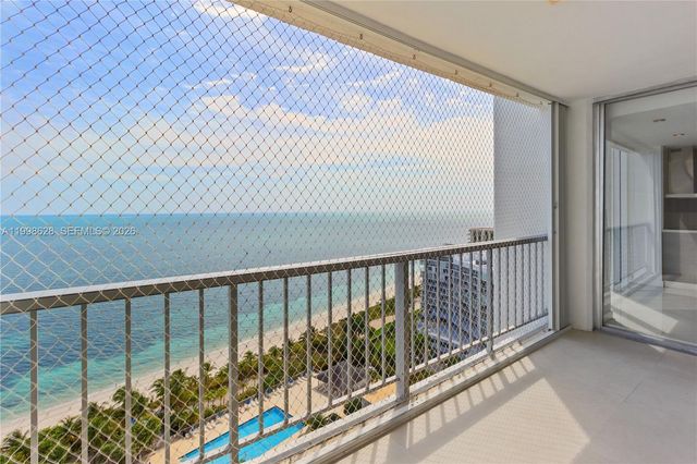 881 Ocean Dr 18F, Key Biscayne, FL 33149