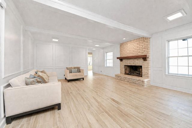 839 Longview Drive, Sugar Land, TX 77478