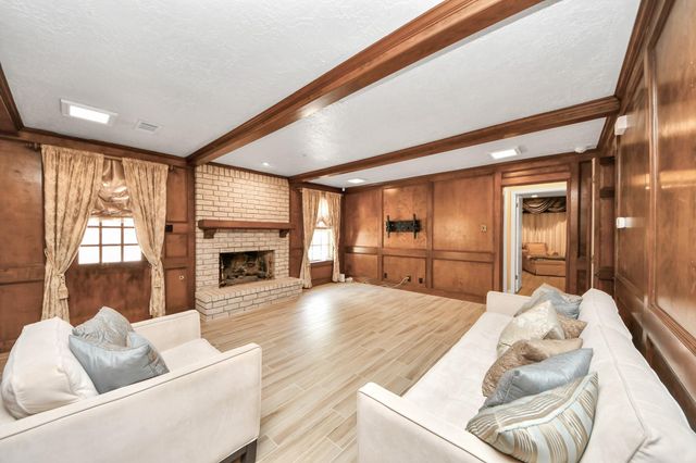 839 Longview Drive, Sugar Land, TX 77478