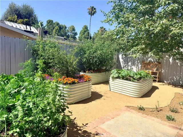 26088 Adamor, Calabasas, CA 91302