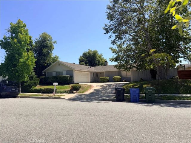 26088 Adamor, Calabasas, CA 91302