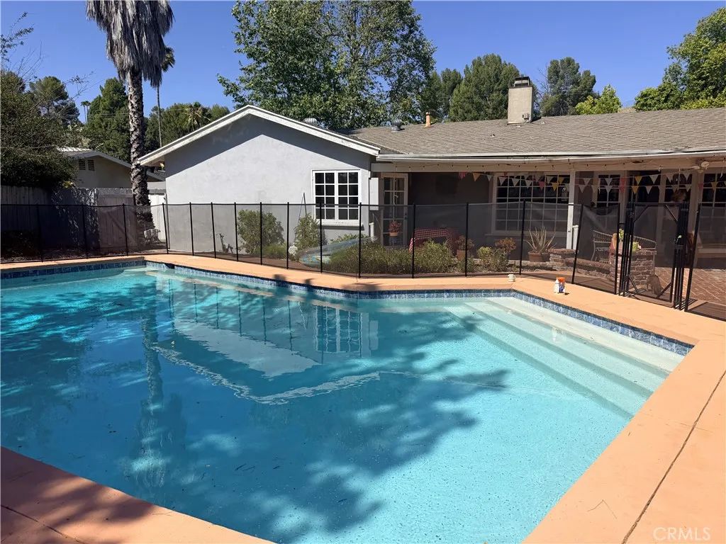 26088 Adamor, Calabasas, CA 91302