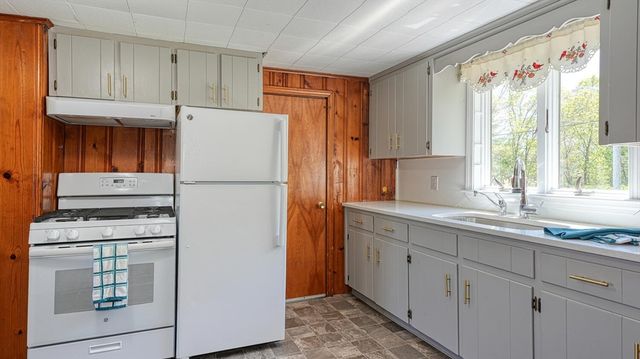 120 High St, Upton, MA 01568