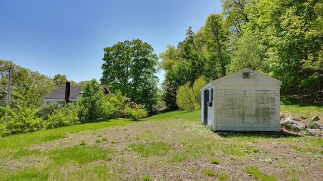 120 High St, Upton, MA 01568