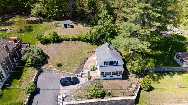120 High St, Upton, MA 01568