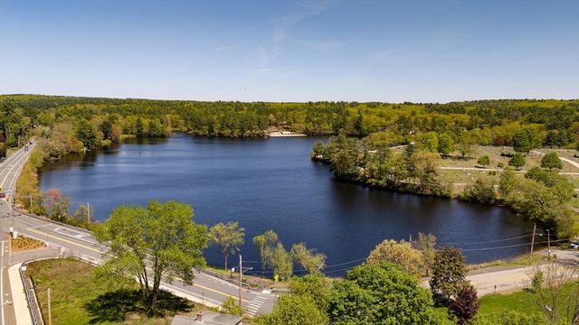 120 High St, Upton, MA 01568