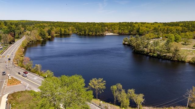 120 High St, Upton, MA 01568