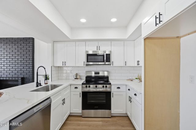 182 S OAK Street, Chandler, AZ 85226