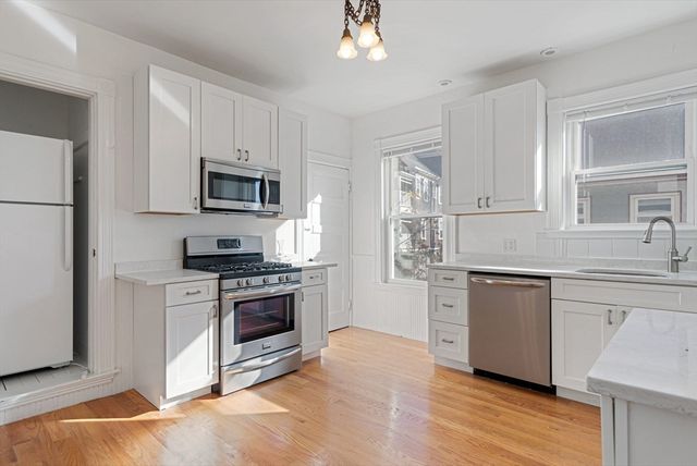10-12 Castlerock 2, Boston, MA 02125