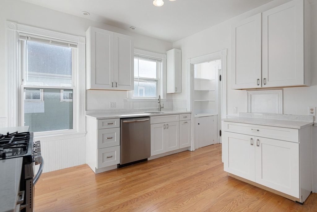 10-12 Castlerock 2, Boston, MA 02125