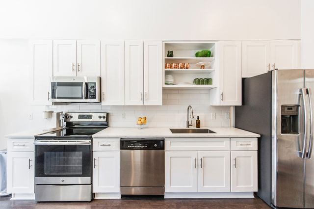 2407 8th Ave S Apt 210, Nashville, TN 37204