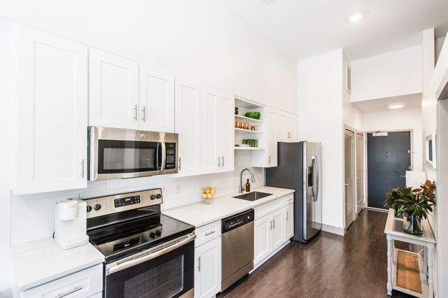 2407 8th Ave S Apt 210, Nashville, TN 37204