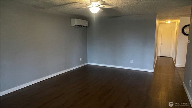 409 N 11th Street, Elma, WA 98541