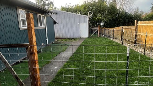 409 N 11th Street, Elma, WA 98541