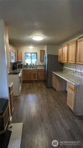 409 N 11th Street, Elma, WA 98541