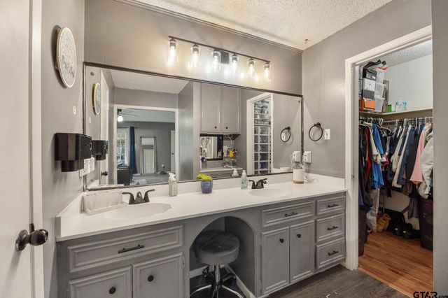 4427 Dundee dr, Tyler, TX 75703
