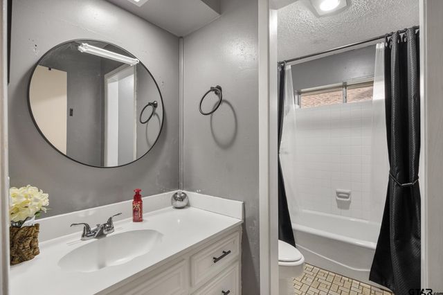 4427 Dundee dr, Tyler, TX 75703