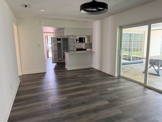 8012 N HABANA AVENUE, Tampa, FL 33614