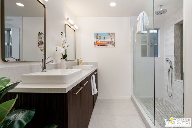 588 E San Lorenzo Road 102, Palm Springs, CA 92264