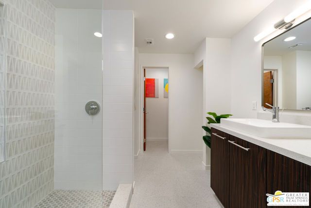 588 E San Lorenzo Road 102, Palm Springs, CA 92264