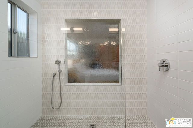 588 E San Lorenzo Road 102, Palm Springs, CA 92264