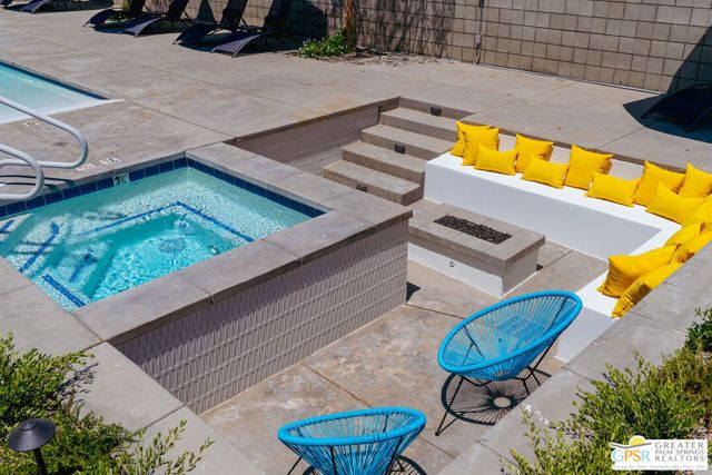 588 E San Lorenzo Road 102, Palm Springs, CA 92264