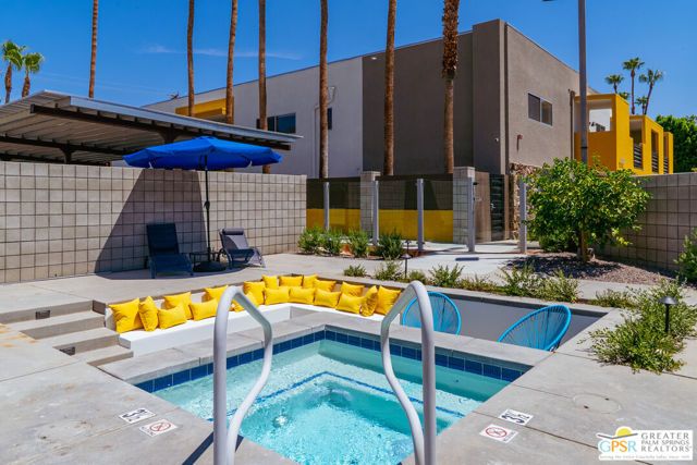 588 E San Lorenzo Road 102, Palm Springs, CA 92264