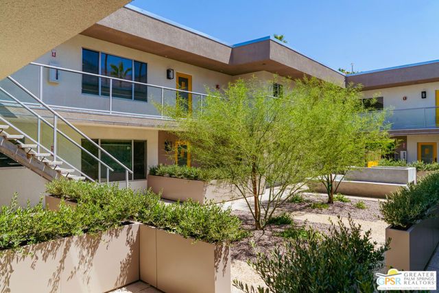 588 E San Lorenzo Road 102, Palm Springs, CA 92264