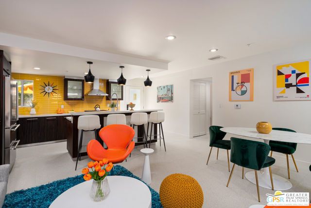 588 E San Lorenzo Road 102, Palm Springs, CA 92264