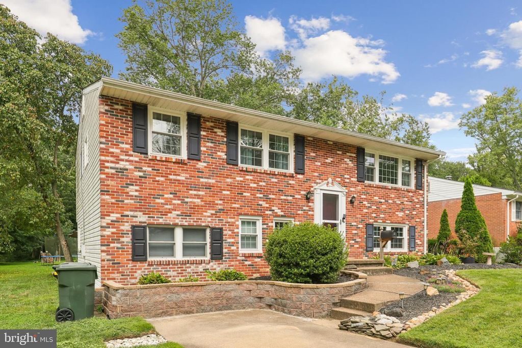 944 RAHWAY DR, Newark, DE 19711
