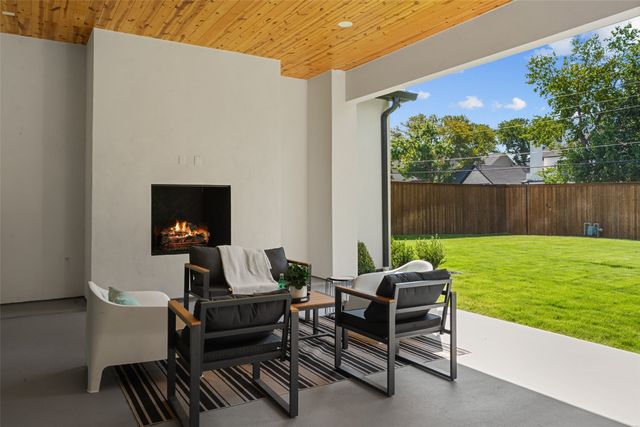 5840 Charlestown Drive, Dallas, TX 75230