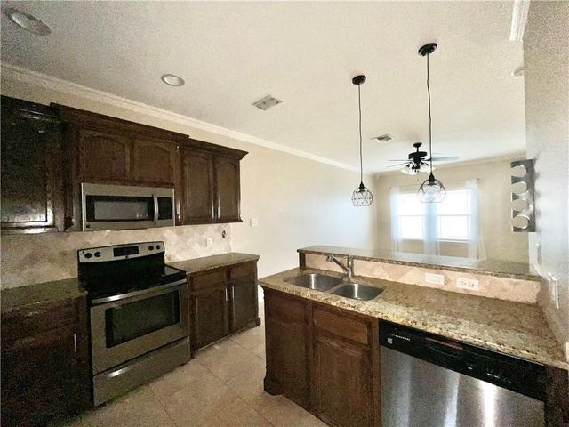 7252 The Mansions Dr H2, Corpus Christi, TX 78414