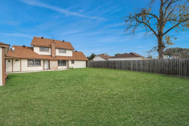 15423 Ridingwood Drive, Houston, TX 77489