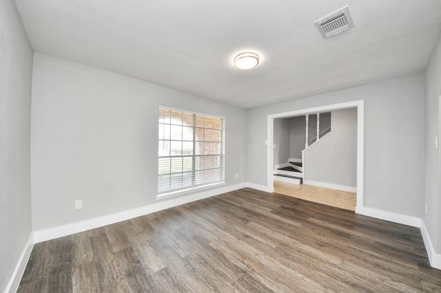 15423 Ridingwood Drive, Houston, TX 77489