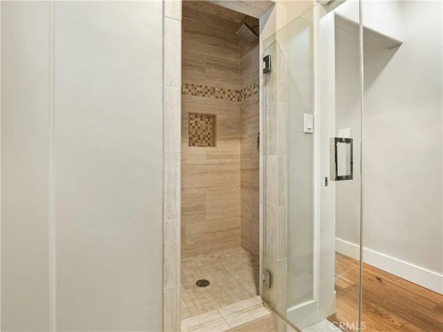 1118 N Beverly Glen Boulevard, Los Angeles, CA 90077