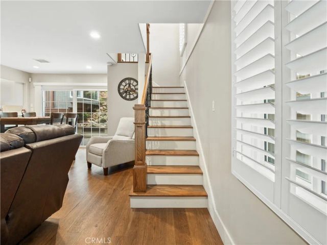 1118 N Beverly Glen Boulevard, Los Angeles, CA 90077