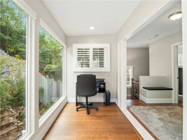 1118 N Beverly Glen Boulevard, Los Angeles, CA 90077