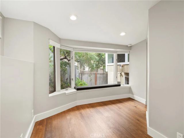 1118 N Beverly Glen Boulevard, Los Angeles, CA 90077