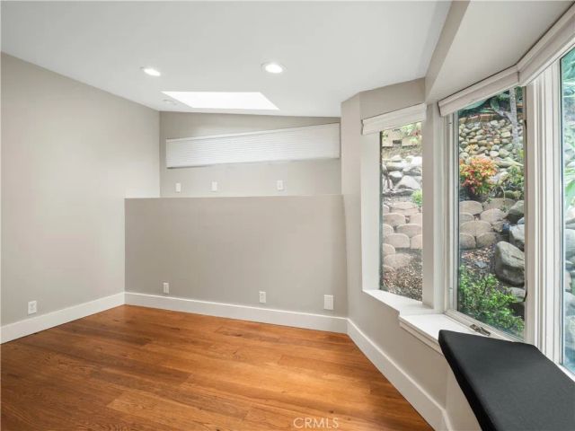 1118 N Beverly Glen Boulevard, Los Angeles, CA 90077