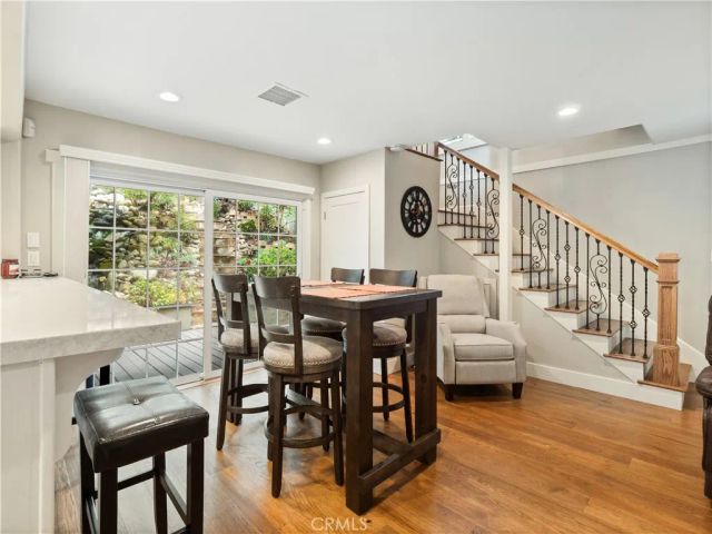 1118 N Beverly Glen Boulevard, Los Angeles, CA 90077