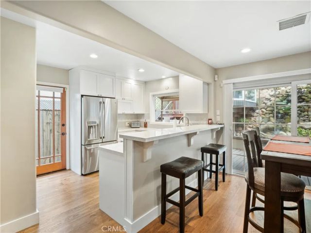 1118 N Beverly Glen Boulevard, Los Angeles, CA 90077